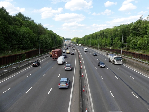 dreamstime_xs_148347329 motorway